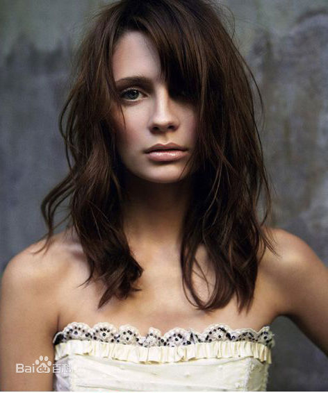 最新米莎-巴顿(Mischa Barton（Mischa Anne Marsden Barton）)精彩图册