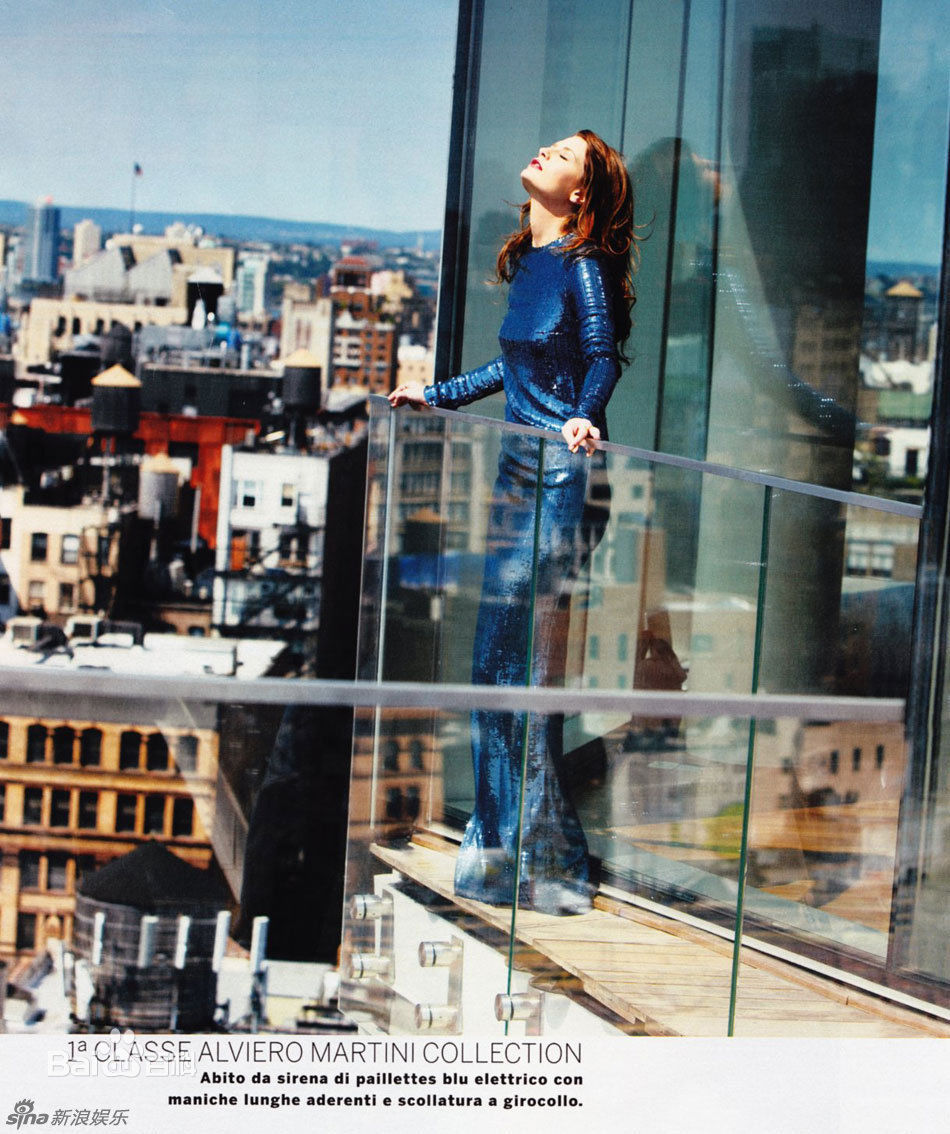 最新米莎-巴顿(Mischa Barton（Mischa Anne Marsden Barton）)米莎·巴顿精彩图册