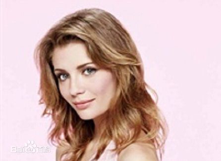 最优质米莎-巴顿(Mischa Barton（Mischa Anne Marsden Barton）)生活照