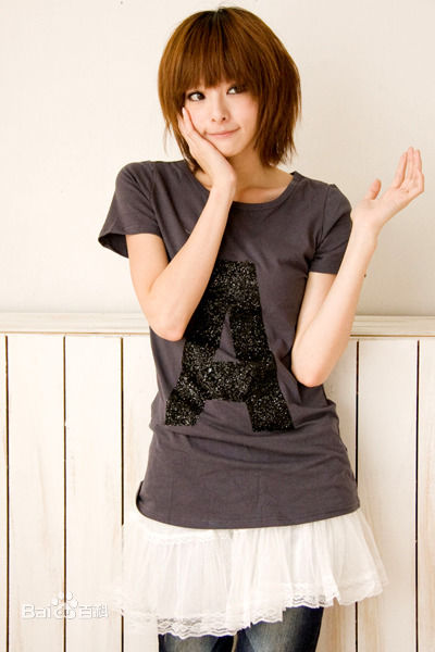 李依瑾(Egin)生活照片前后照片