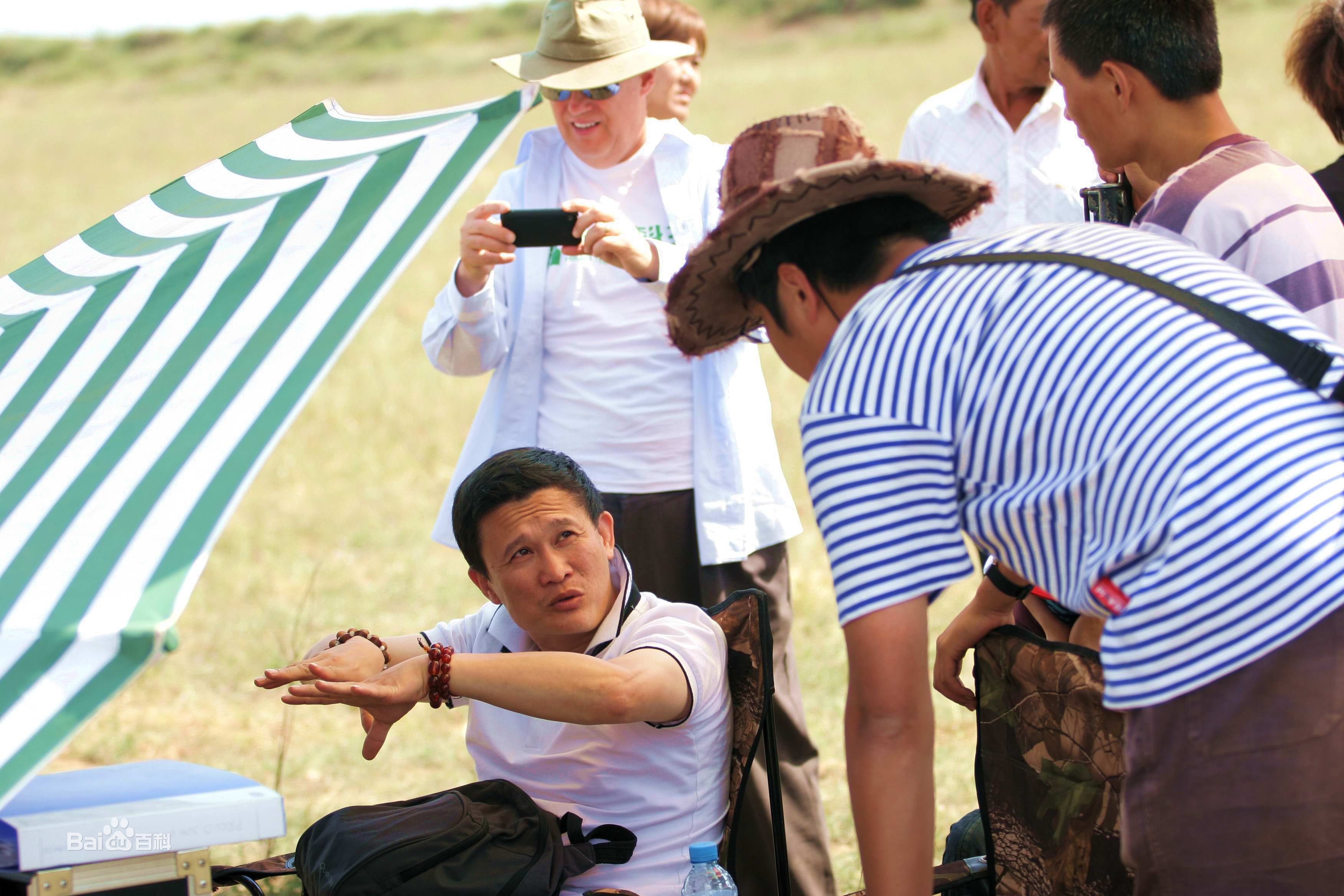 宋阳工作照性感图片壁纸