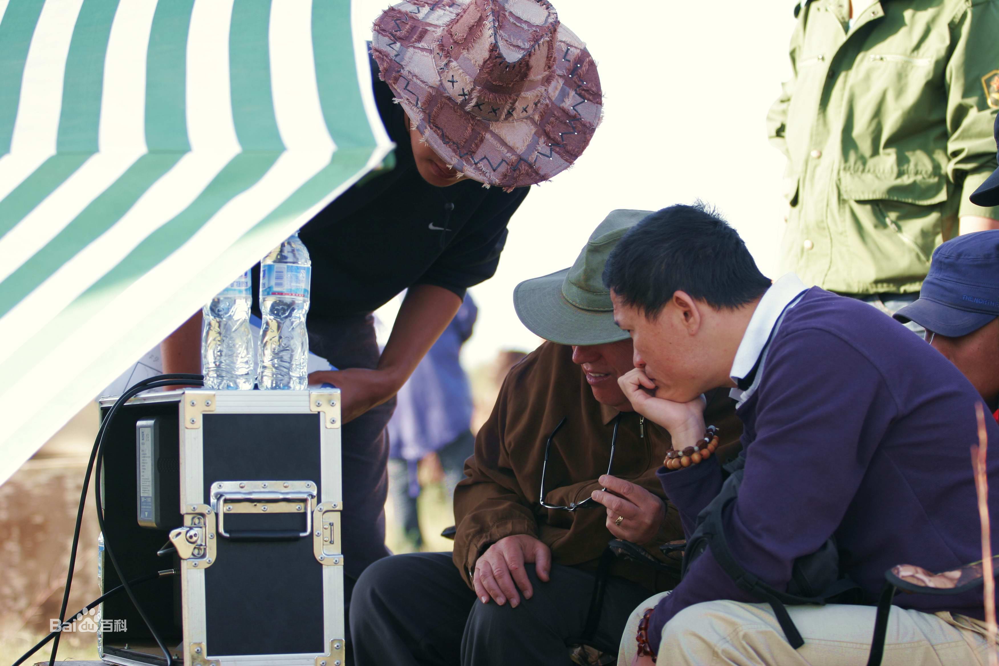 宋阳工作照性感图片壁纸