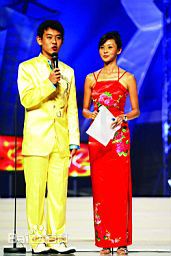 傅芳玲(英文名：Lynn Poh)很久前的玲素颜照壁纸