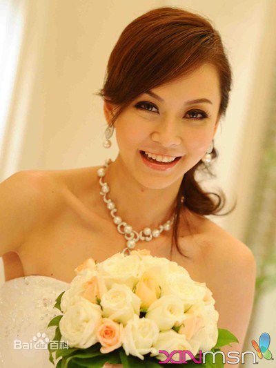 傅芳玲(英文名：Lynn Poh)前后照片