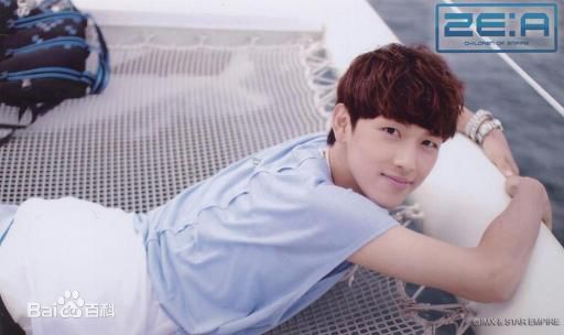 任时完(Yim Si Wan)专辑宣传图壁纸壁纸