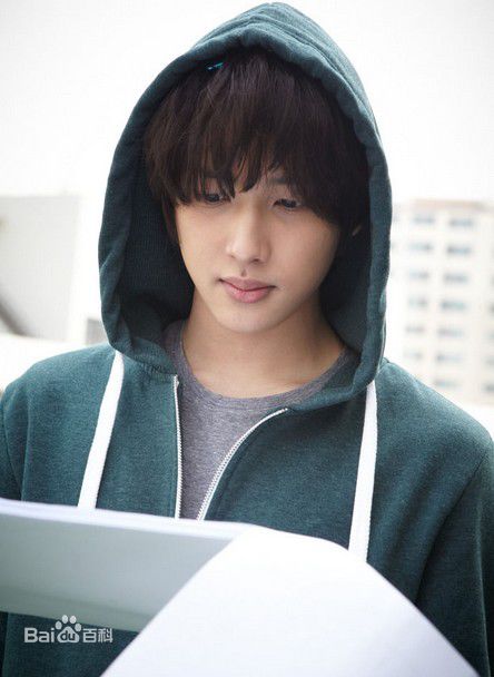 精选任时完(Yim Si Wan)在——《未生》中的图册