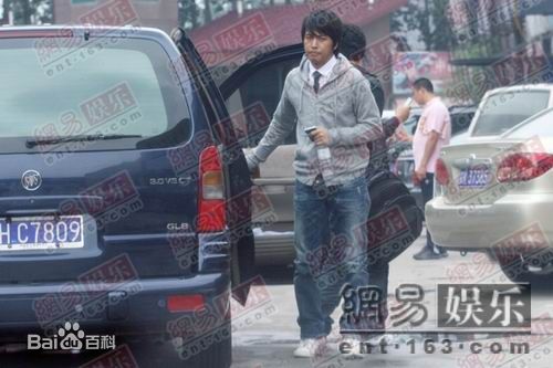 吕柯憬人物图册生活照相册