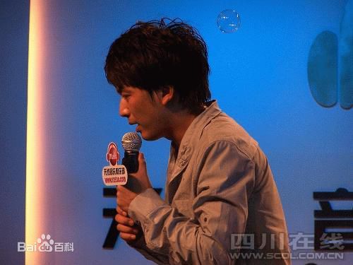 吕柯憬人物图册生活照相册