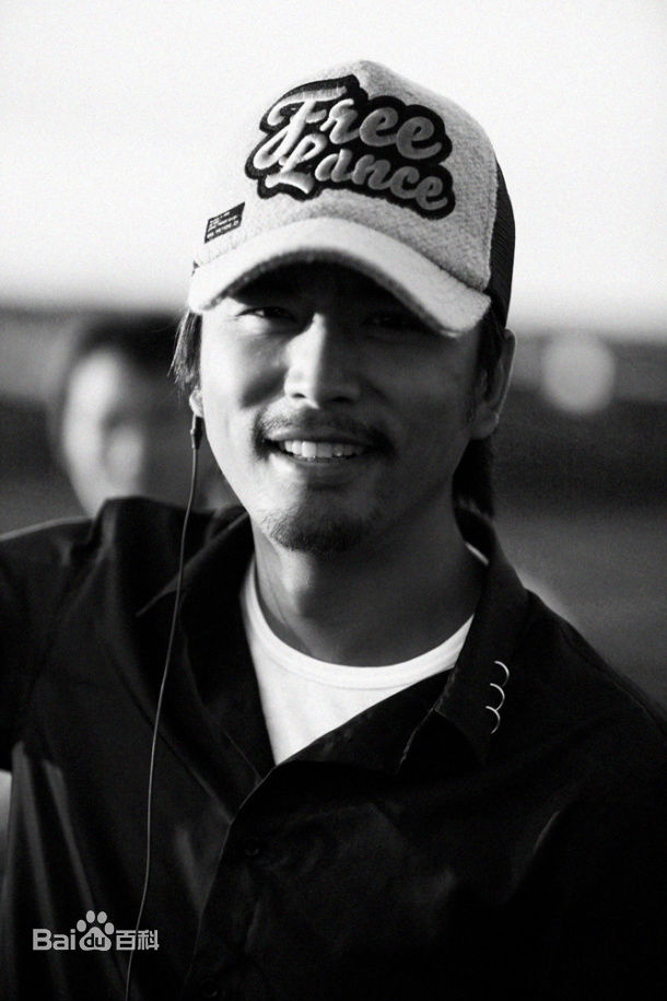 吕柯憬工作照素颜照相册