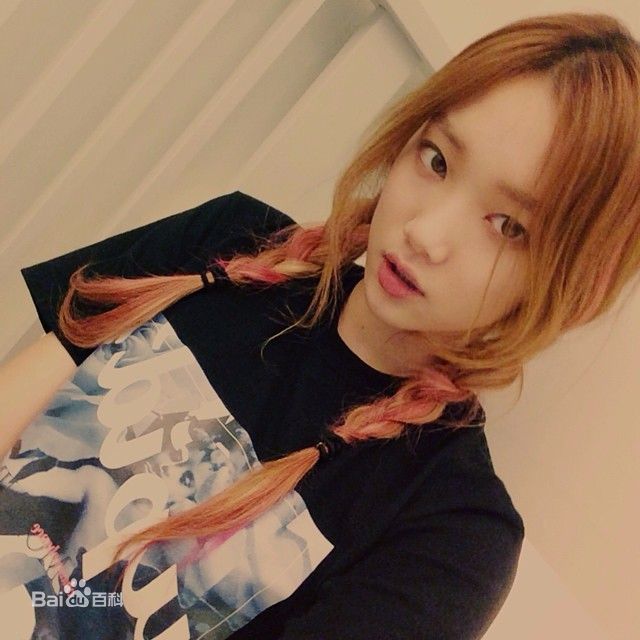 李聖經（朝鲜汉字）(；Lee Sung Kyung)李圣经前后照片