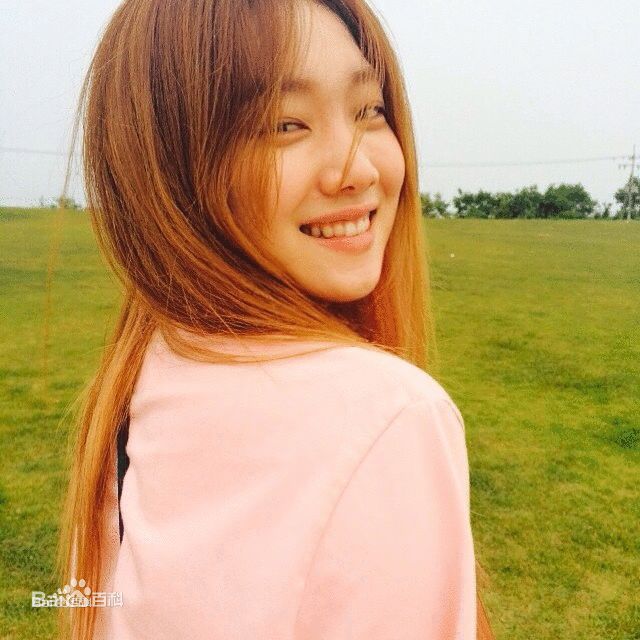 李聖經（朝鲜汉字）(；Lee Sung Kyung)李圣经前后照片