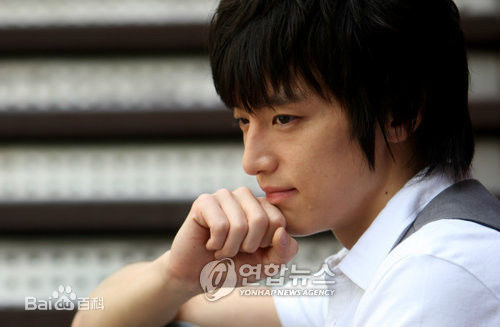 权律( KwonYul)早期作品奔跑吧鲭鱼不良丈夫大王世宗壁纸壁纸