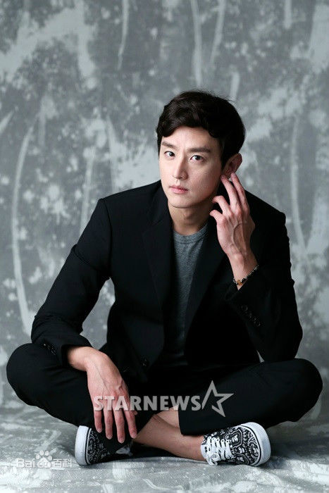 权律( KwonYul)采访图性感图片图集