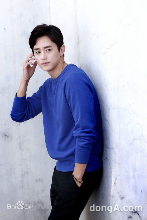 权律( KwonYul)采访图性感图片图集