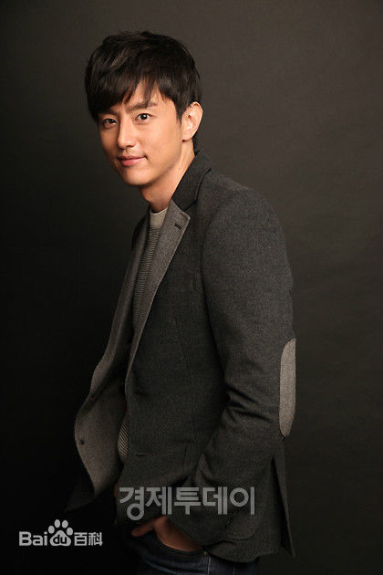 权律( KwonYul)采访图性感图片图集