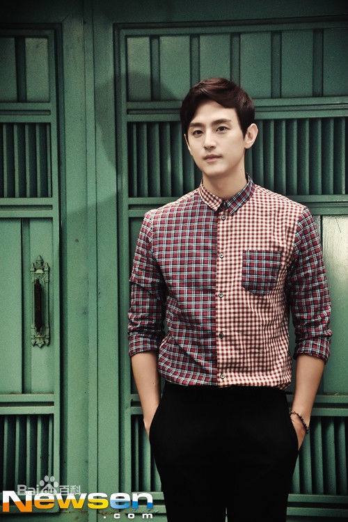 权律( KwonYul)采访图性感图片图集