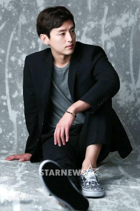 权律( KwonYul)采访图性感图片图集