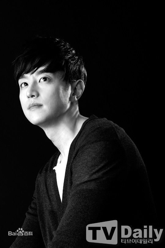 权律( KwonYul)采访图性感图片图集