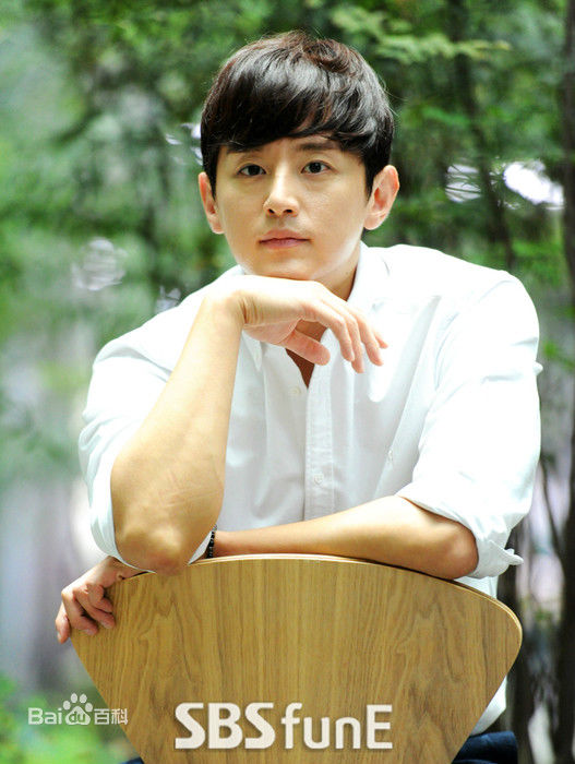 权律( KwonYul)采访图性感图片图集