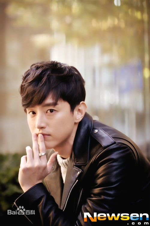 权律( KwonYul)采访图性感图片图集