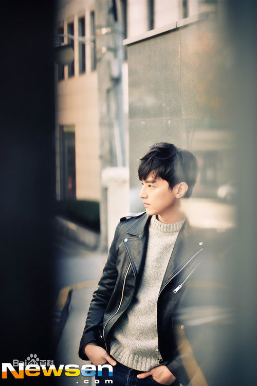 权律( KwonYul)采访图性感图片图集