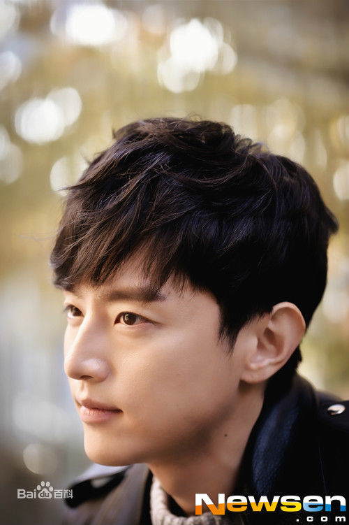 权律( KwonYul)采访图性感图片图集