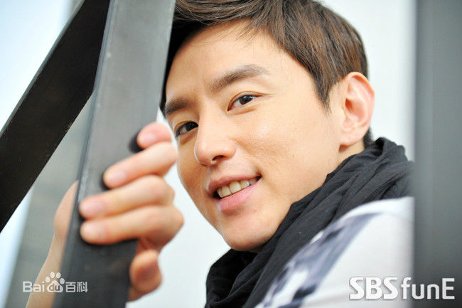 权律( KwonYul)采访图性感图片图集