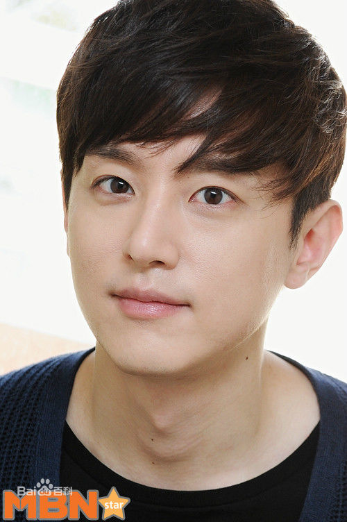 权律( KwonYul)采访图性感图片图集