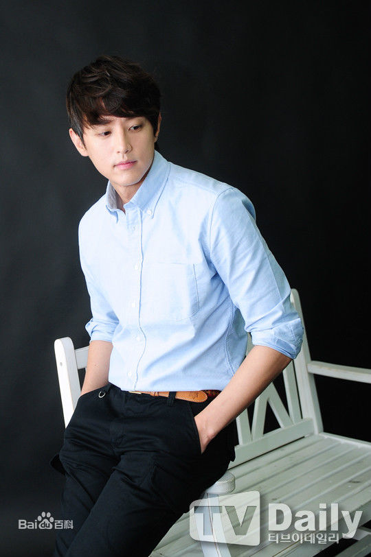 权律( KwonYul)采访图性感图片图集