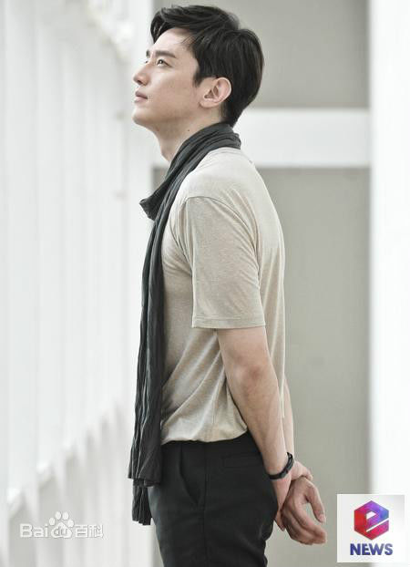 权律( KwonYul)采访图性感图片图集