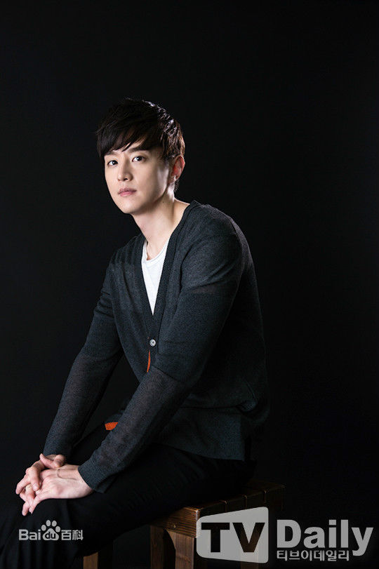 权律( KwonYul)采访图性感图片图集