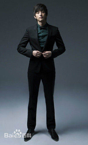 权律( KwonYul)采访图性感图片图集