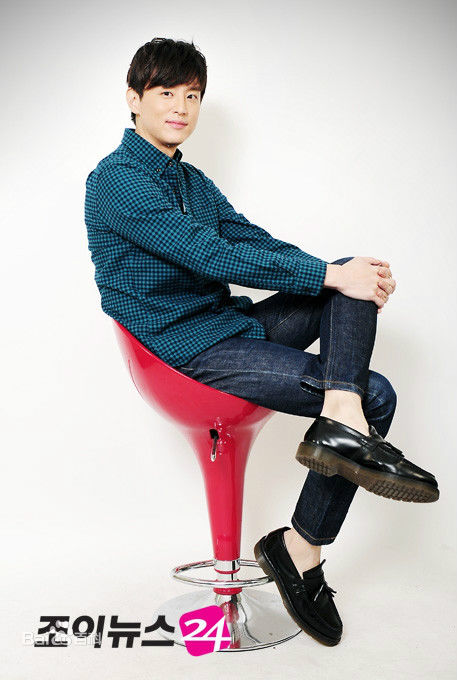 权律( KwonYul)采访图性感图片图集