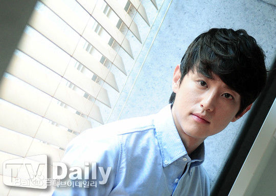 权律( KwonYul)采访图性感图片图集