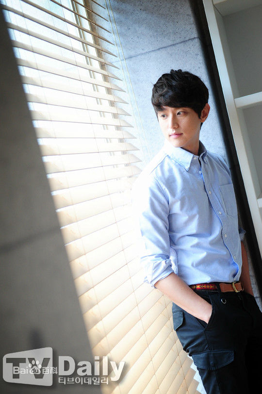 权律( KwonYul)采访图性感图片图集