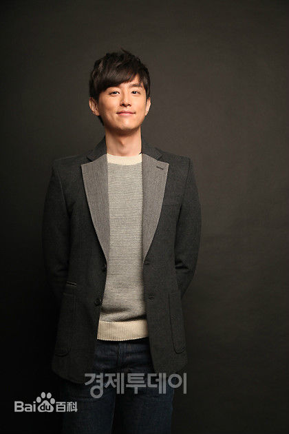 权律( KwonYul)采访图性感图片图集