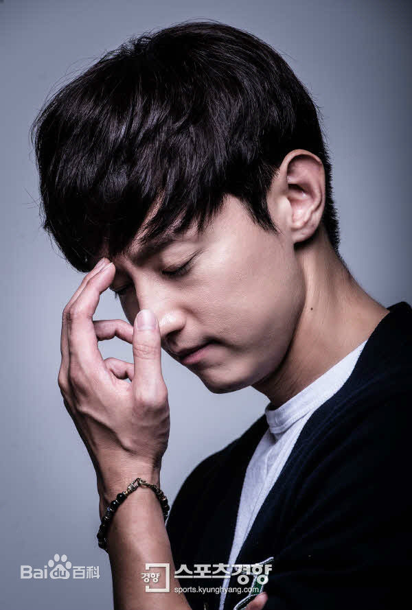 权律( KwonYul)采访图性感图片图集