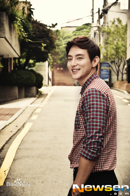 权律( KwonYul)采访图性感图片图集