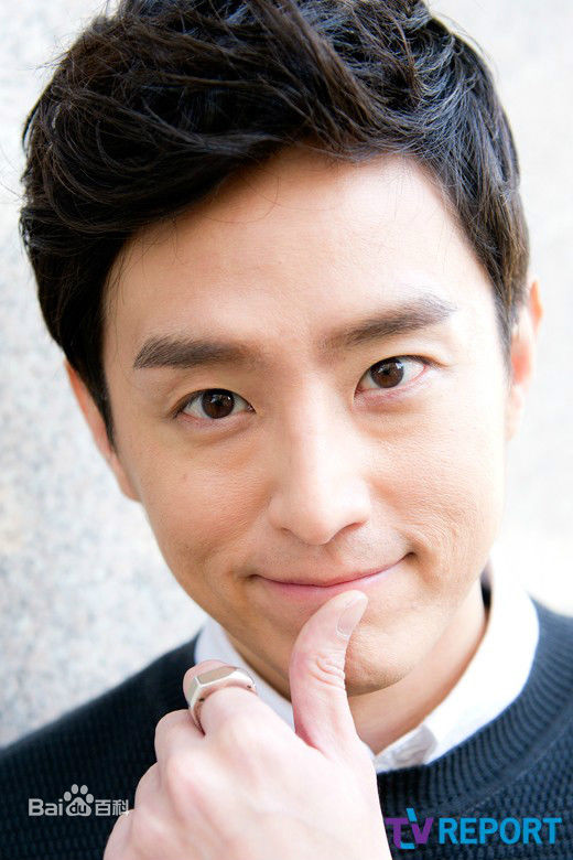 权律( KwonYul)采访图性感图片图集