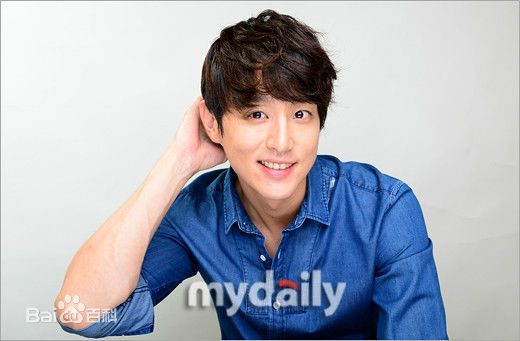 权律( KwonYul)采访图性感图片图集