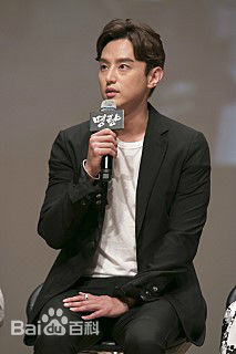 权律( KwonYul)出演电影性感图片壁纸