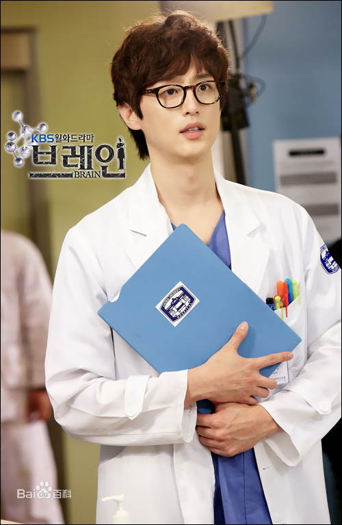 权律( KwonYul)出演电视剧1壁纸壁纸