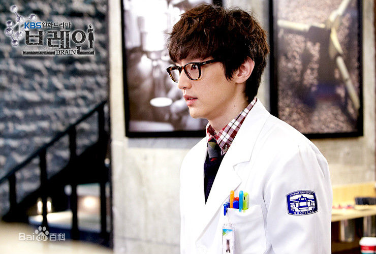 权律( KwonYul)出演电视剧1壁纸壁纸