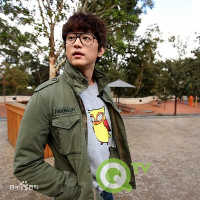 权律( KwonYul)--Real mate in Austria素颜照相册