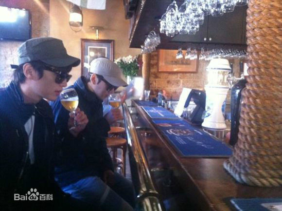 权律( KwonYul)--Real mate in Austria素颜照相册