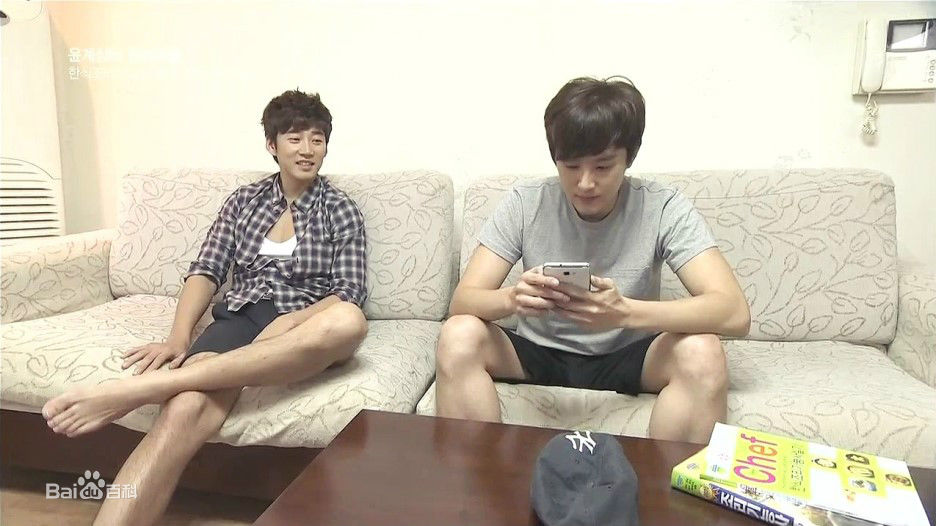 权律( KwonYul)-尹启相的one table壁纸壁纸