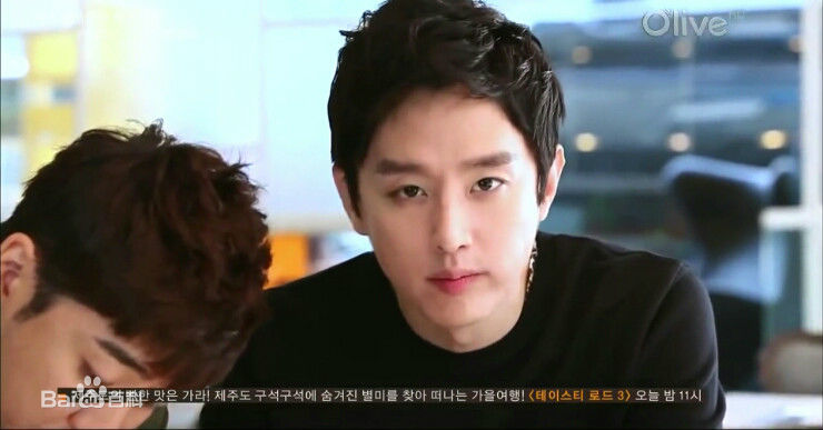 权律( KwonYul)-尹启相的one table壁纸壁纸