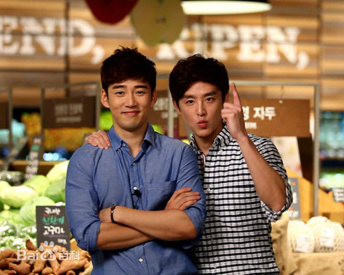 权律( KwonYul)-尹启相的one table壁纸壁纸