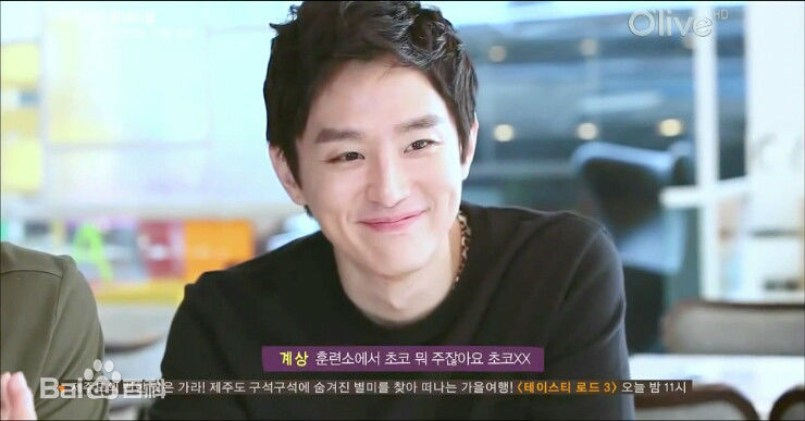 权律( KwonYul)-尹启相的one table壁纸壁纸