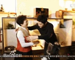 权律( KwonYul)-尹启相的one table壁纸壁纸